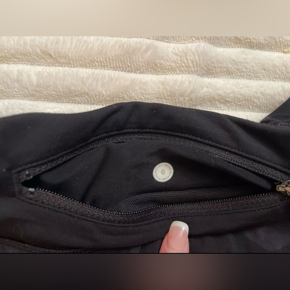 Lululemon - Picture 4 of 4